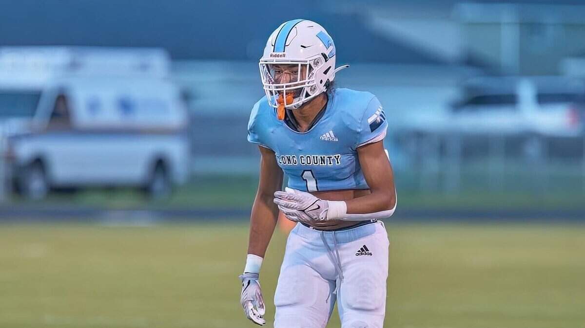 Christopher Hatfield commits to South Carolina football.