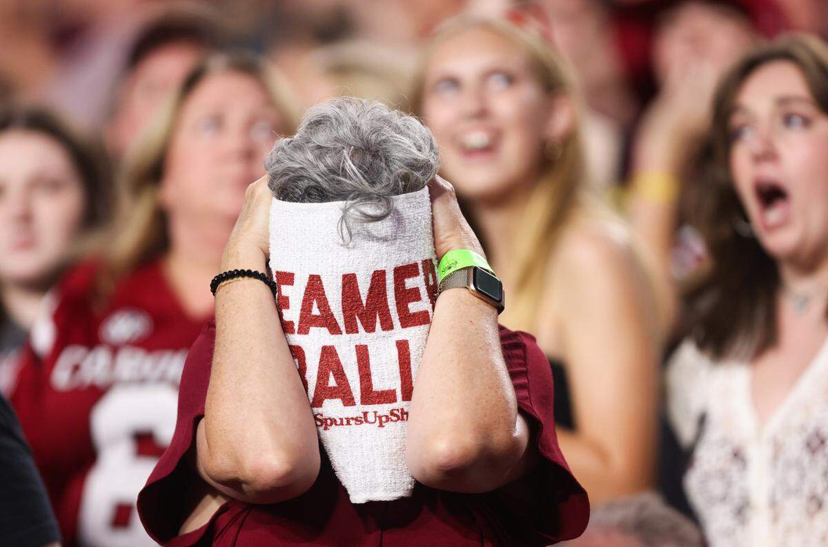Gamecock fans react after Florida scores to take the lead in the final minutes of South Carolina’s game at Williams-Brice Stadium in Columbia on Saturday, October 14, 2023.