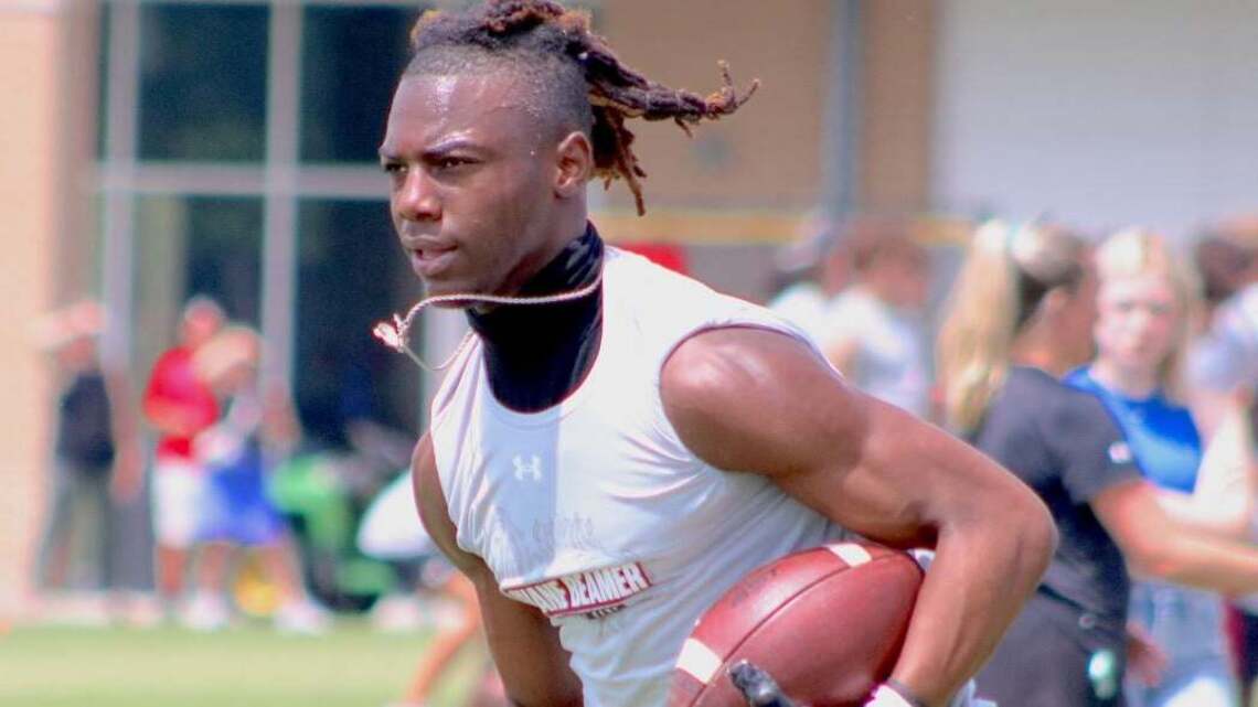 South Carolina working to flip in-state DB who’s committed to Kentucky. The latest