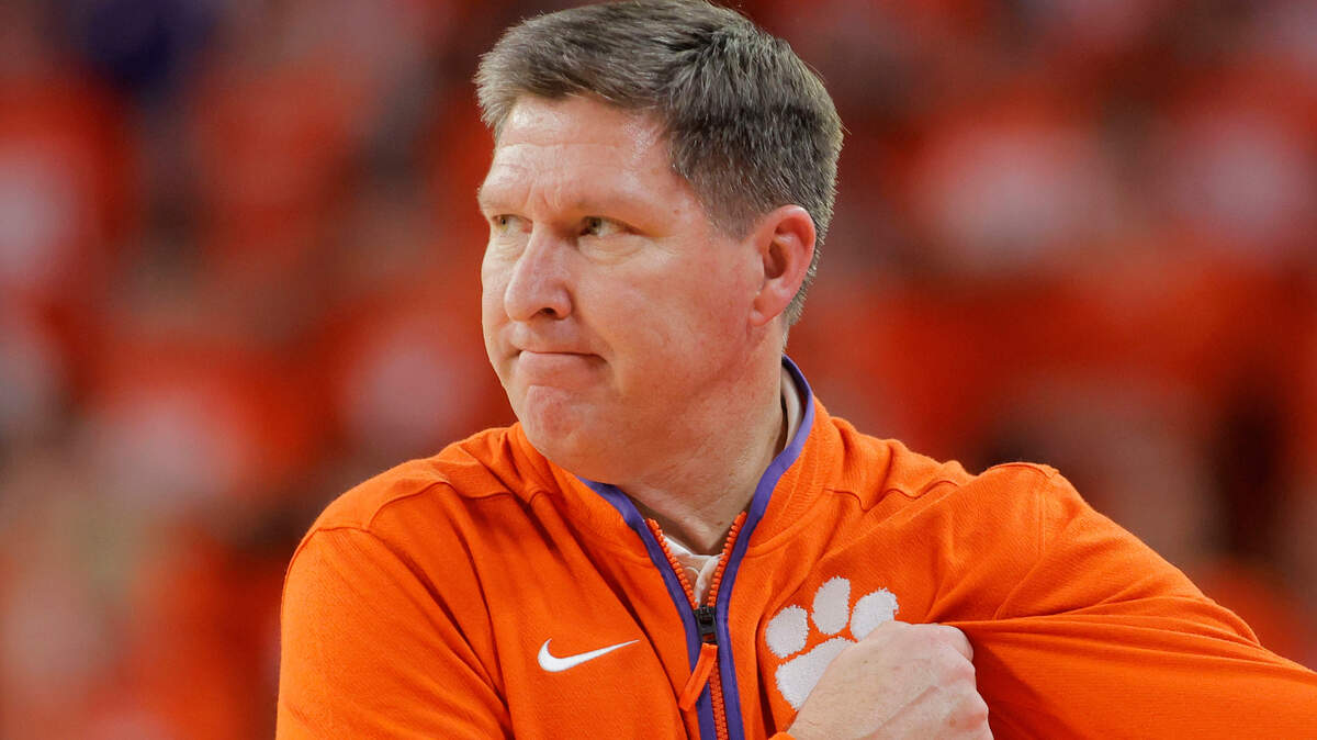 Clemson head coach Brad Brownell