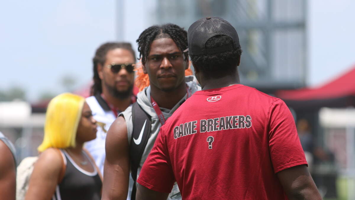 Recruit Jaheim Bell visiting South Carolina football
