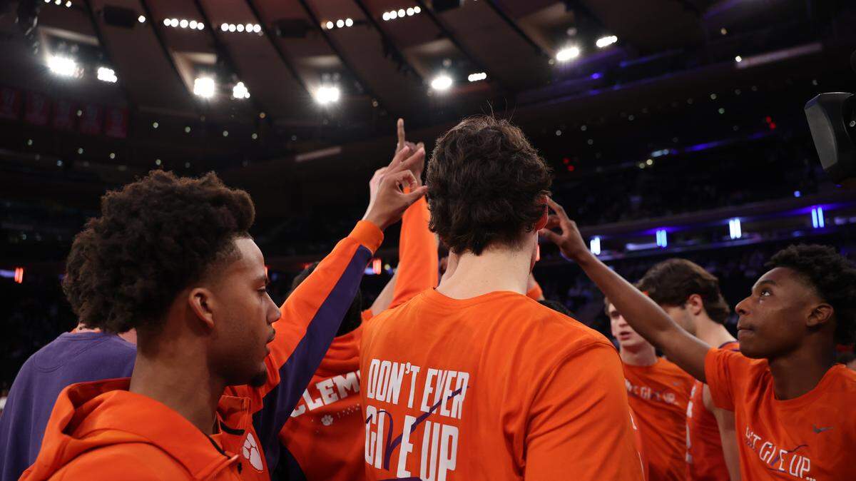 It already takes a village to pull off a midweek road trip like the one Clemson men’s basketball took to New York City to play in the 2025 Jimmy V Classic on Tuesday night. A Monday night airport miscommunication made it that much tougher.