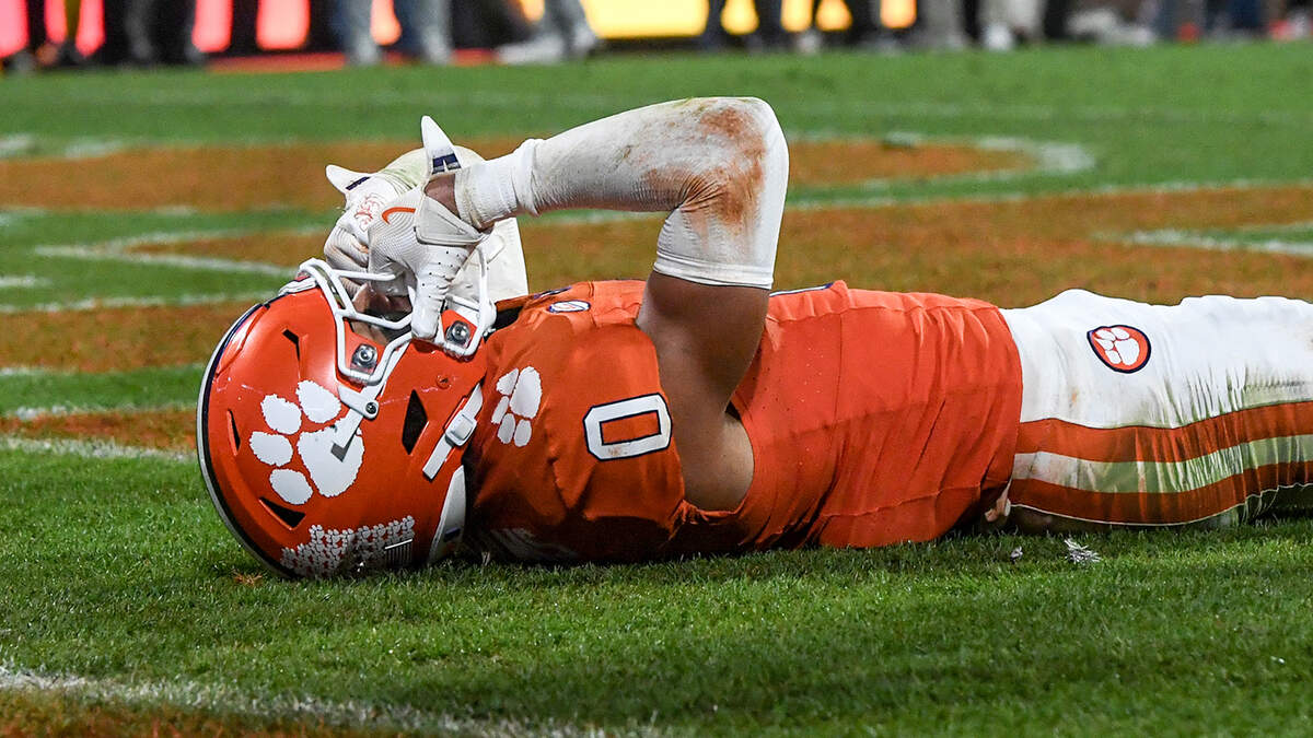 Nov 2, 2024; Clemson, South Carolina, USA; Clemson Tigers wide receiver Antonio Williams (0) reacts after missing a pass in the end zone against the Louisville Cardinals during the fourth quarter at Memorial Stadium.