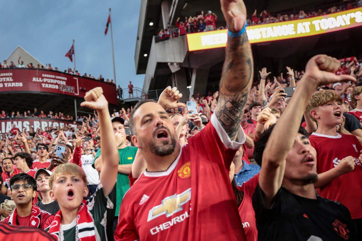 Soccer fans react to play as Manchester United and Liverpool play in Williams-Brice Stadium on Saturday, Aug. 3, 2024.