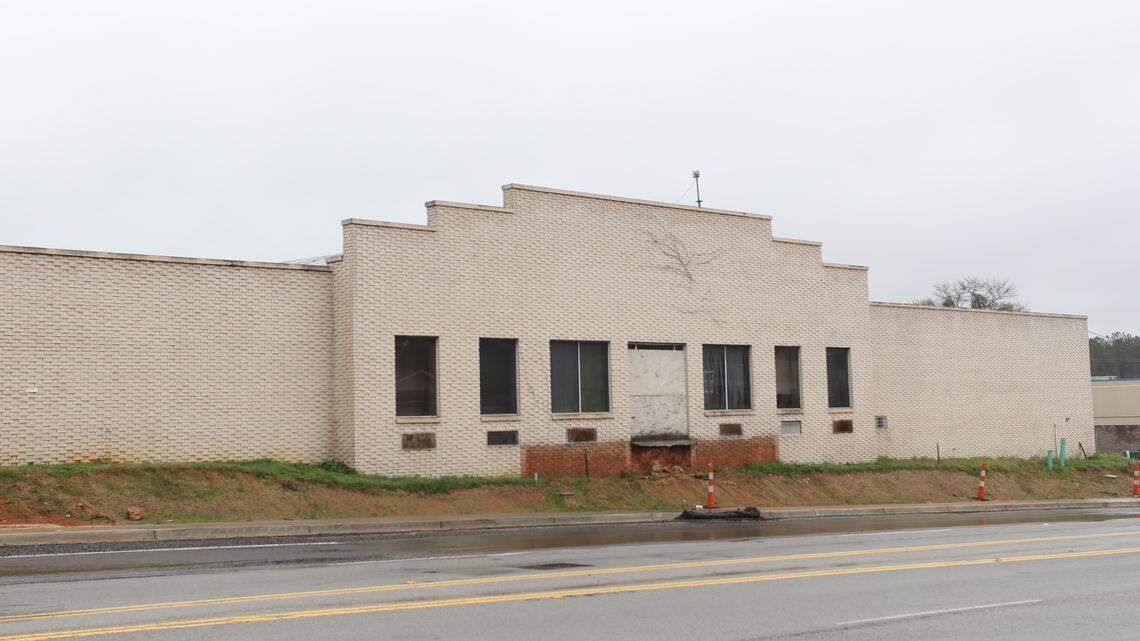 Scott Middleton plans to open a brewery in the former Stone Manufacturing facility on North Main Street in Columbia.