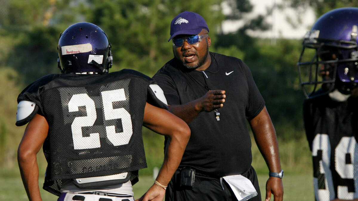 Former Ridge View head coach coach Raymond Jennings has been named the new head coach at Darlington High School.
