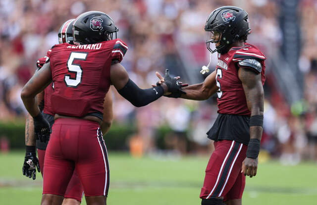 Dylan Stewart powers South Carolina football to first win | The State