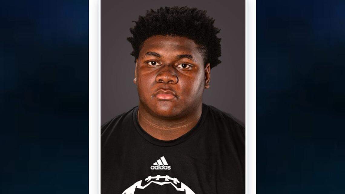 South Carolina football adding more help on offensive line