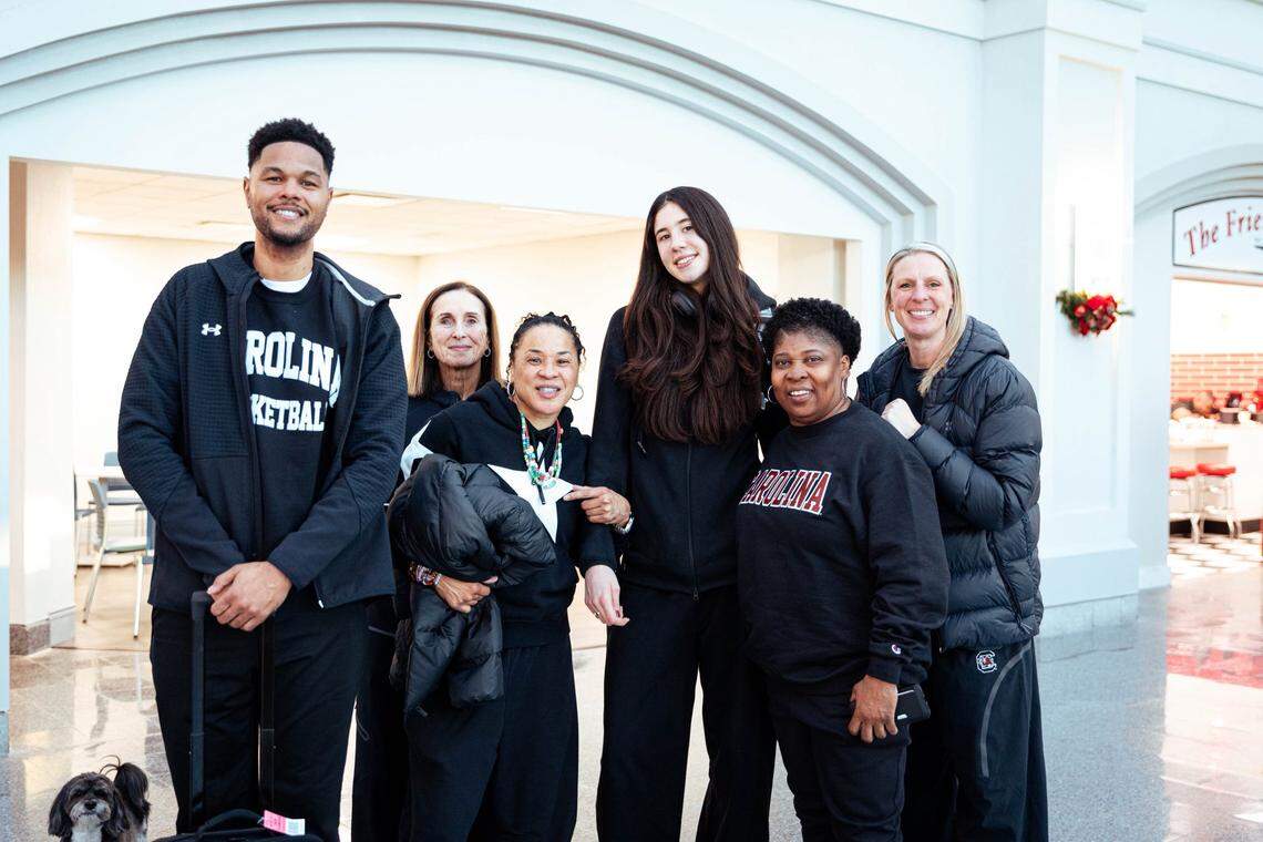 French South Carolina women’s basketball signee Alicia Tournebize arrived at Columbia Metropolitan Airport on Jan. 1 2026. She was greeted by Dawn Staley and the South Carolina women’s basketball staff.