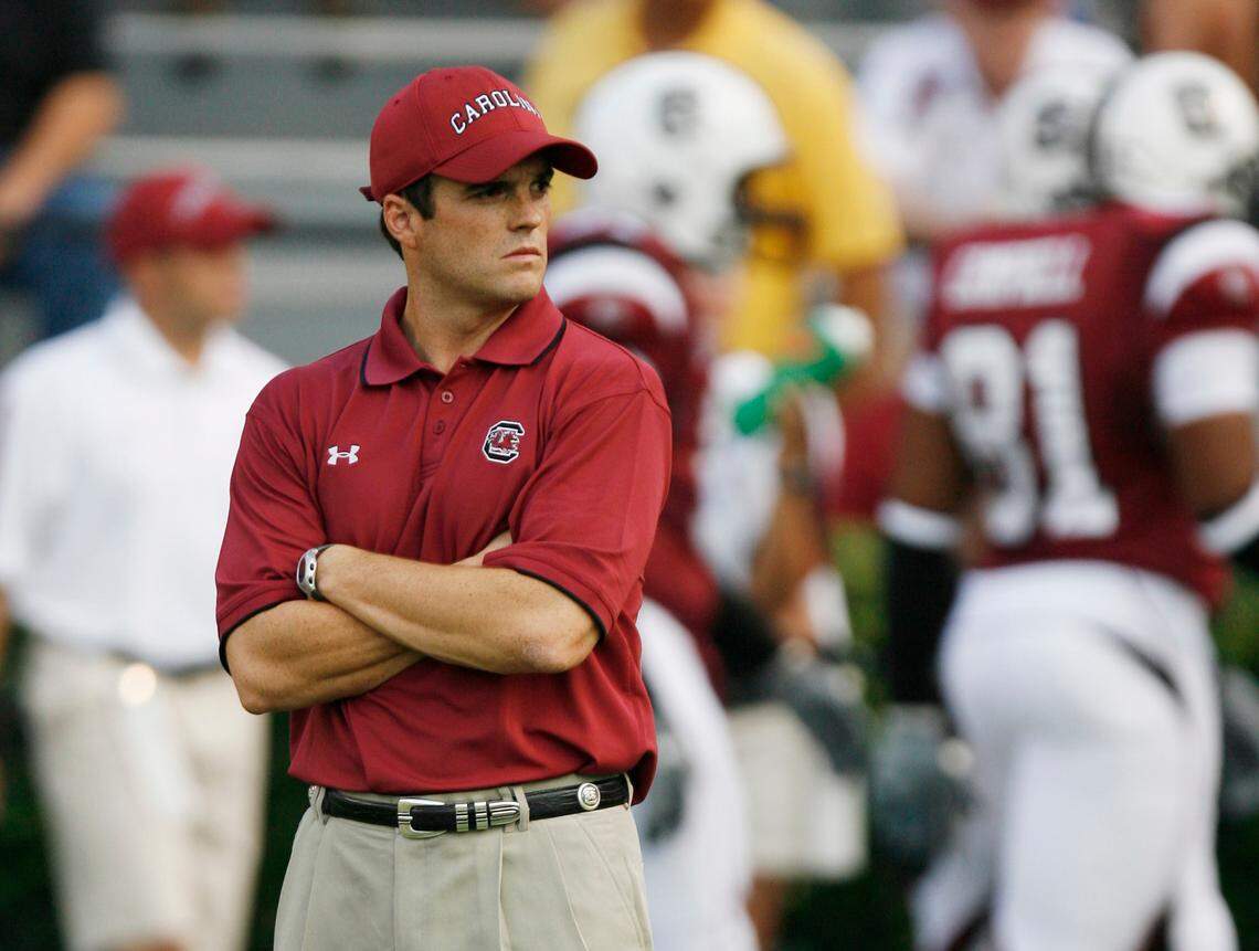 South Carolina assistant coach Shane Beamer is seen during warmups of a 2007 game in Columbia, S.C.