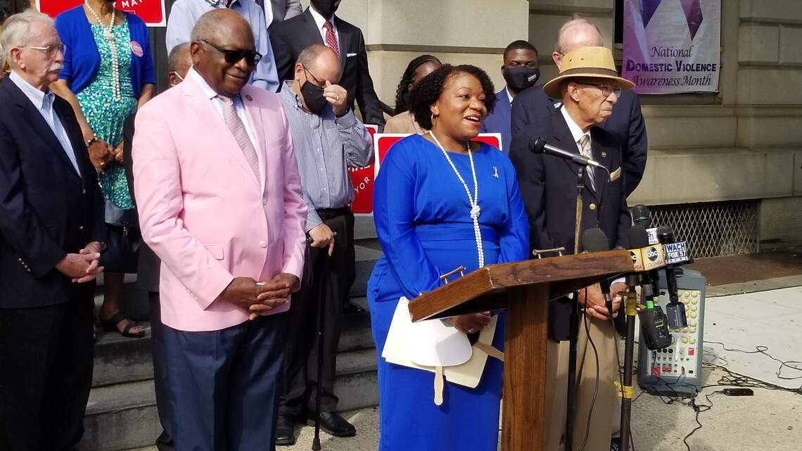 US Rep. Jim Clyburn backs Tameika Isaac Devine for Columbia mayor