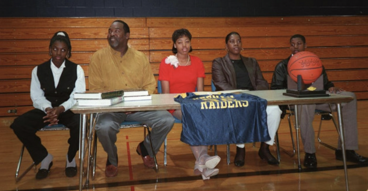 Keenan basketball star Shaunzinski Gortman announces she will play basketball for the University of South Carolina. With her at the announcement were left to right, sister Keszia, father Samuel, Shaunsinski, mother Betty and brother J.R. (The State Newspaper Archives)