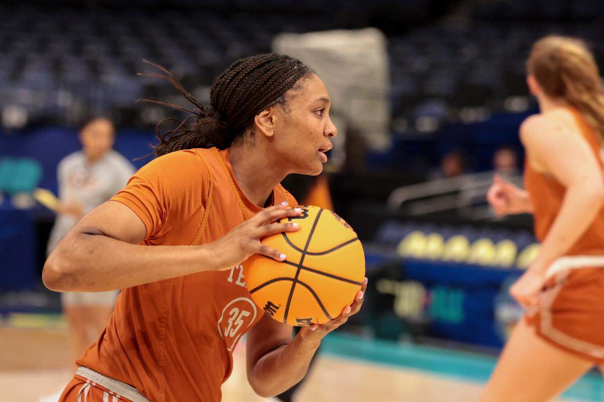 Texas’ Madison Booker (35) practices at Amalie Arena in Tampa, Fla. on Thursday, April 3, 2025. Texas will face USC in the Semifinal Game of the NCAA Tournament.