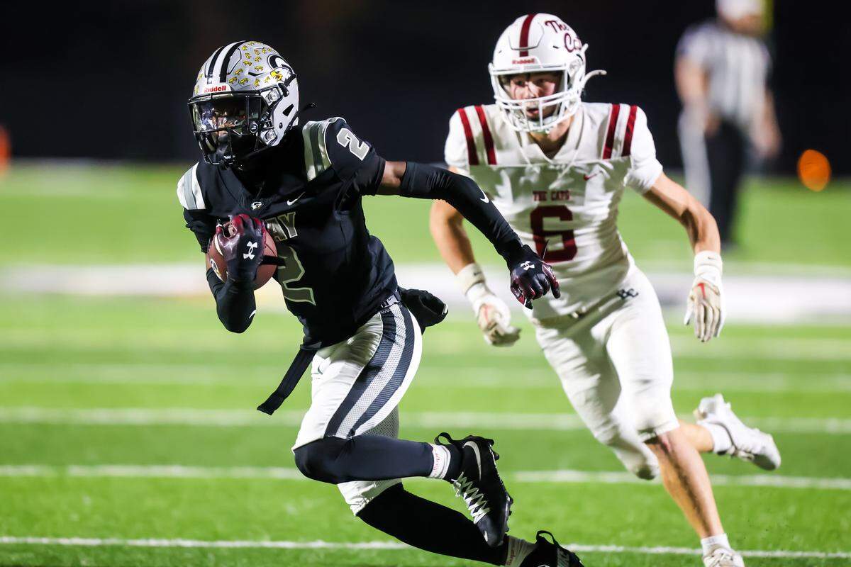 Gray Collegiate Academy Corey ‘CJ’ Gleaton (2) runs after a reception against the Brookland-Cayce Bearcats during their game at Gray Collegiate Academy, 11/7/25.