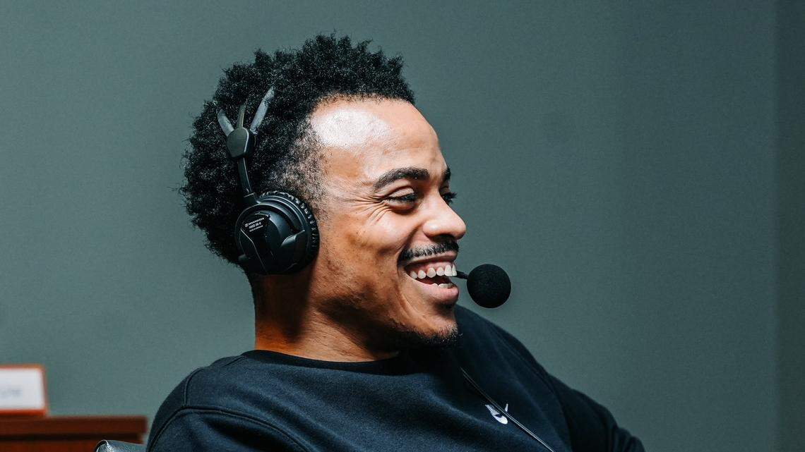 Clemson basketball losing two key staff members to other jobs, reports say