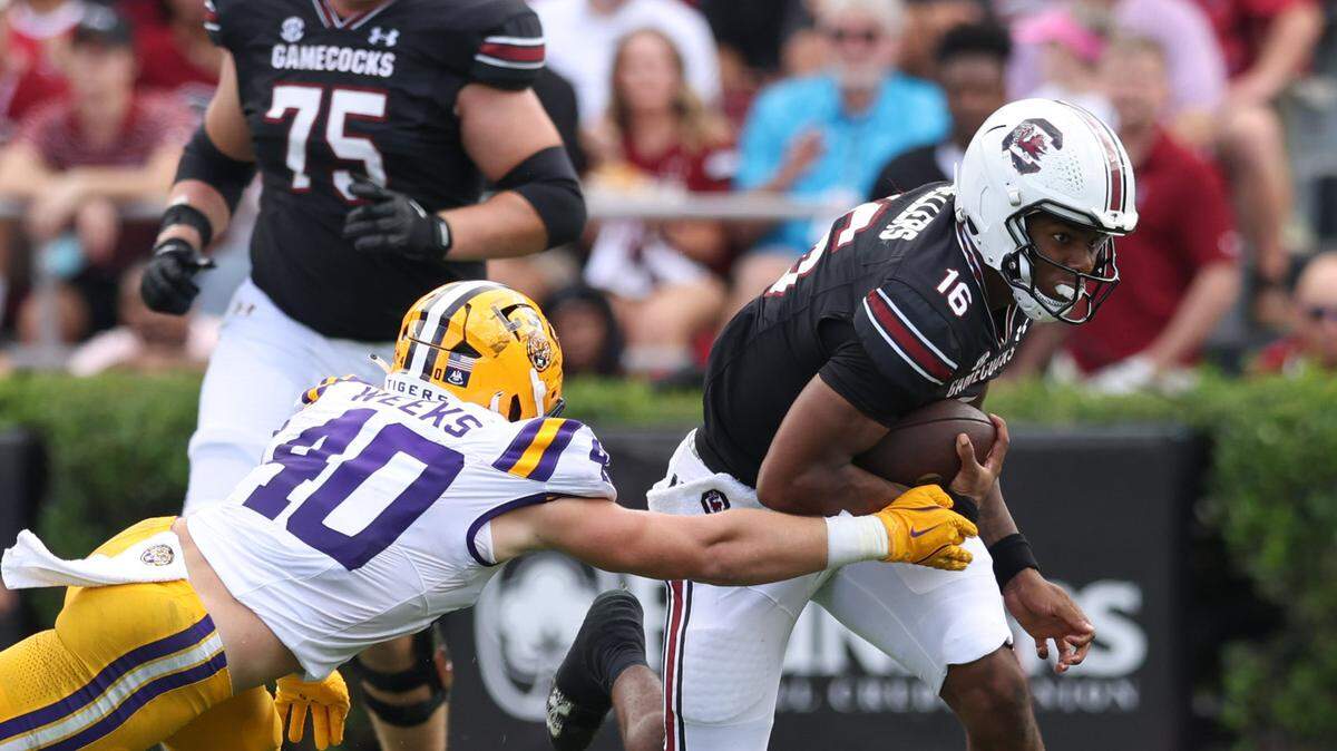 South Carolina and quarterback LaNorris Sellers (16) will travel to LSU this weekend.