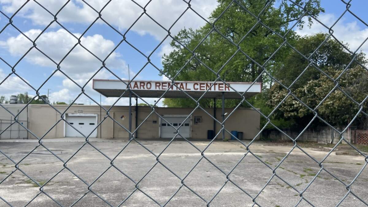 Aaro Rental Center in Cayce is closed. The property backs up to a three bedroom home in the neighborhood.