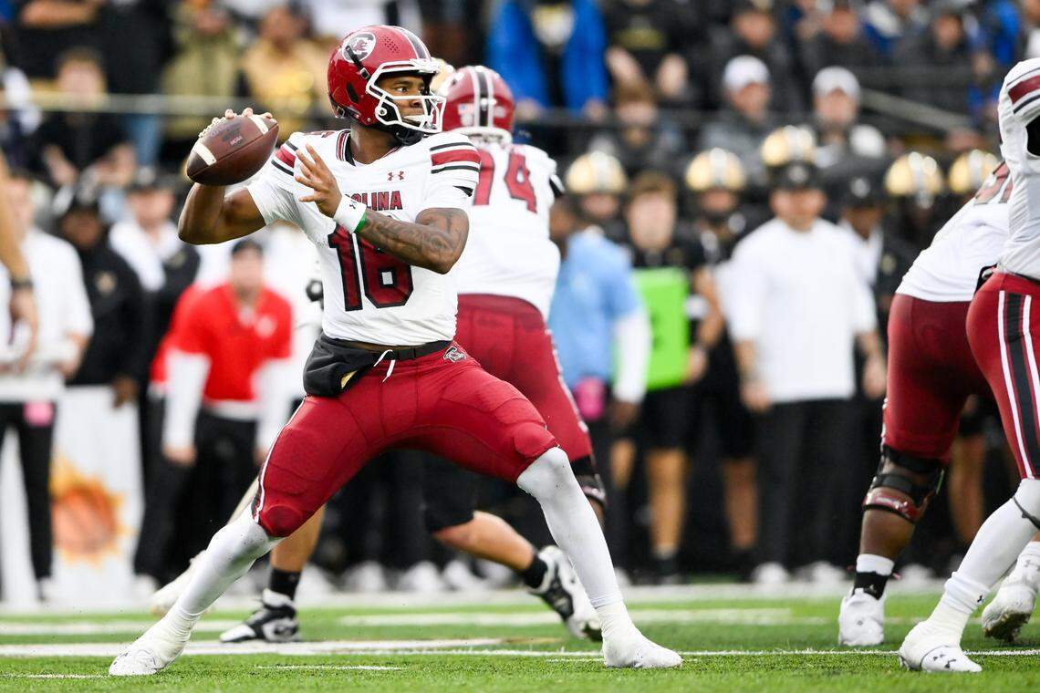 South Carolina Gamecocks quarterback LaNorris Sellers (16) passes the ball against the Vanderbilt Commodores during the game at FirstBank Stadium.