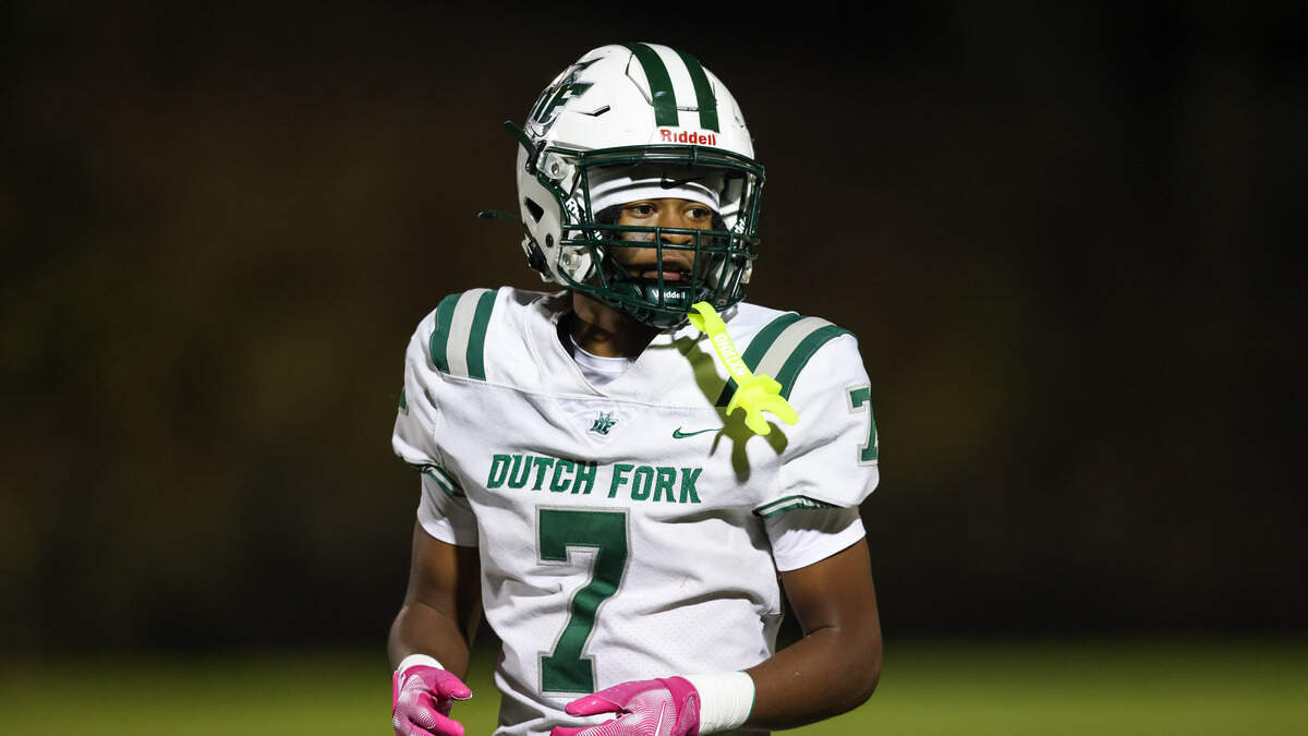 Hometown football standout picks up offer from South Carolina