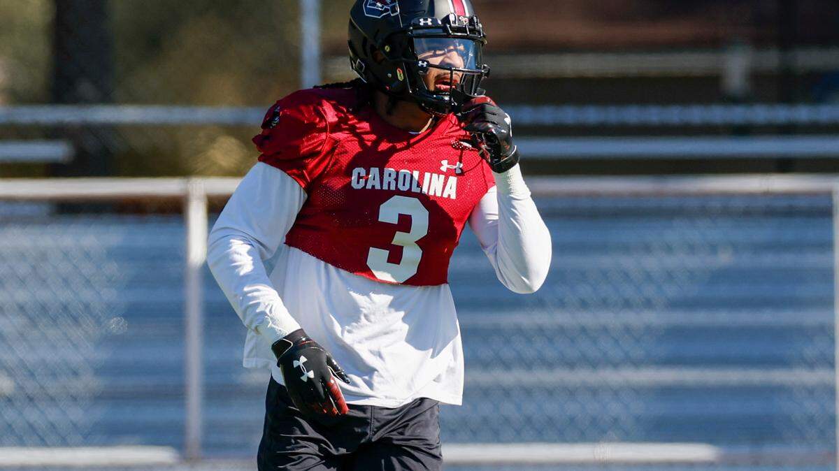 Antwane Wells Jr. and South Carolina practice Tuesday, Dec. 27, 2022 at Episcopal School of Jacksonville in preparation for the Gator Bowl.