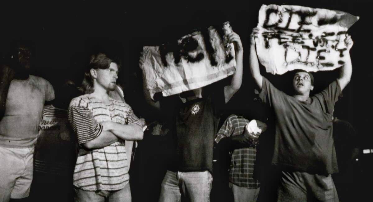 Spectators gathered outside the Broad River Correctional Institution on the night of September 6, 1991 to celebrate the execution of Pee Wee Gaskins in the state’s electric chair.