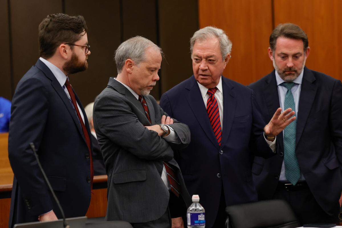 Prosecuting attorney Creighton Waters, second from left, and defense attorney Dick Harpootlian will do battle Monday at a hearing over alleged jury tampering in convicted killer Alex Murdaugh’s trial. Tracy Glantz The State, Pool