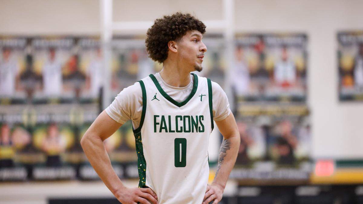 Braysen Stockman (0) of Ben Lippen looks on during Ben Lippen’s game against Heathwood Hall in Columbia on Tuesday, January 20, 2026.