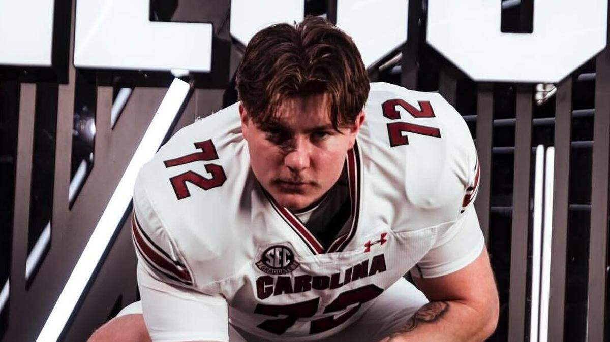 Transfer offensive lineman Nolan Hay during his South Carolina official visit