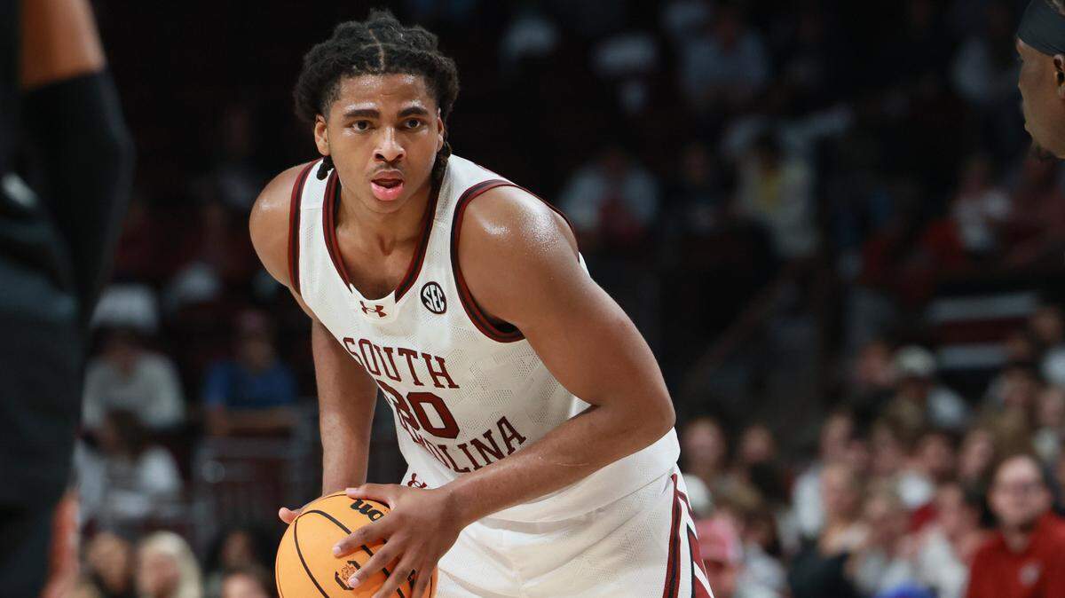 South Carolina Forward Collin Murray-Boyles (30) plays Georgia at Colonial Life Arena on Tuesday, March 4, 2025.