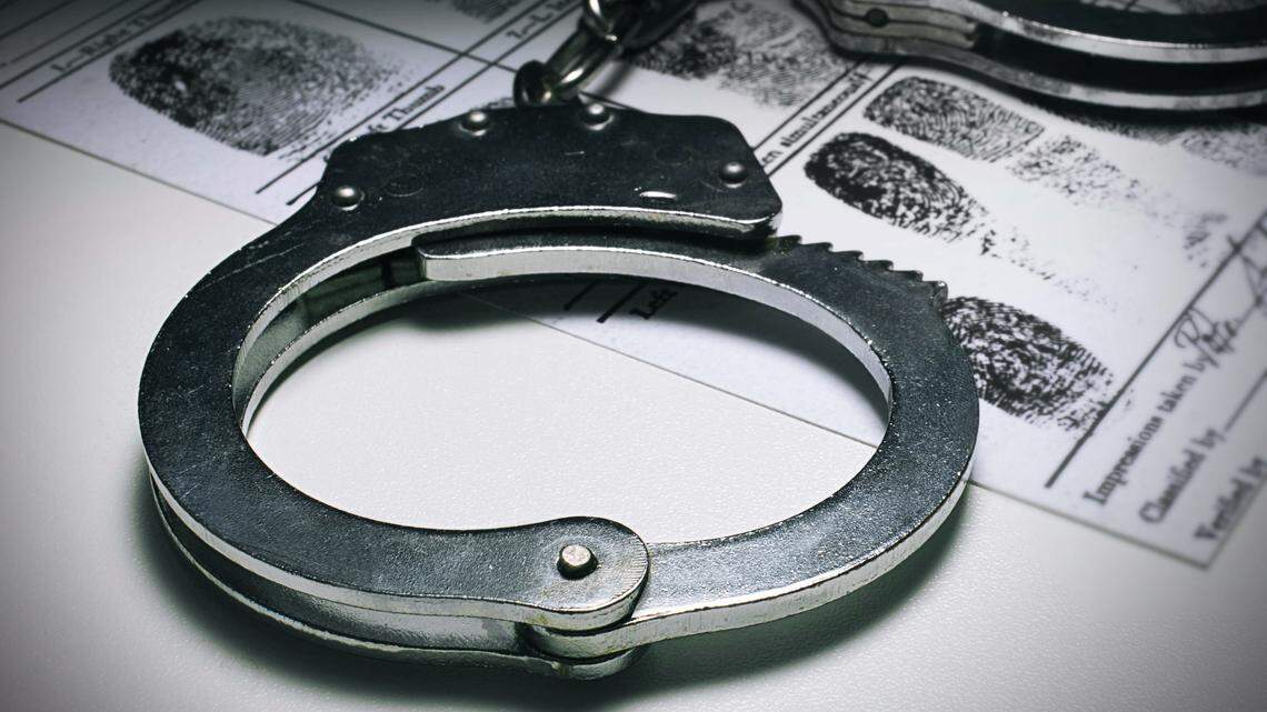 Woman got sexually explicit picture of teen and extorted the minor, SC cops say