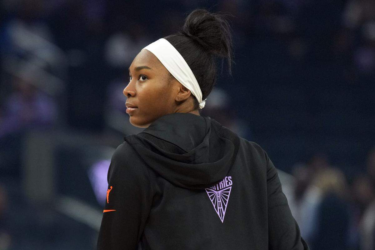 Jun 22, 2025; San Francisco, California, USA; Golden State Valkyries guard Bree Hall (21) before the game against the Connecticut Sun at Chase Center.