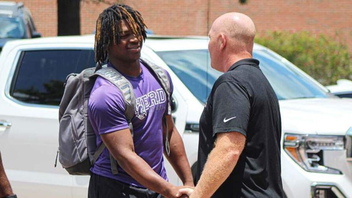 Kentucky tailback commit set to visit South Carolina for Texas A&M game