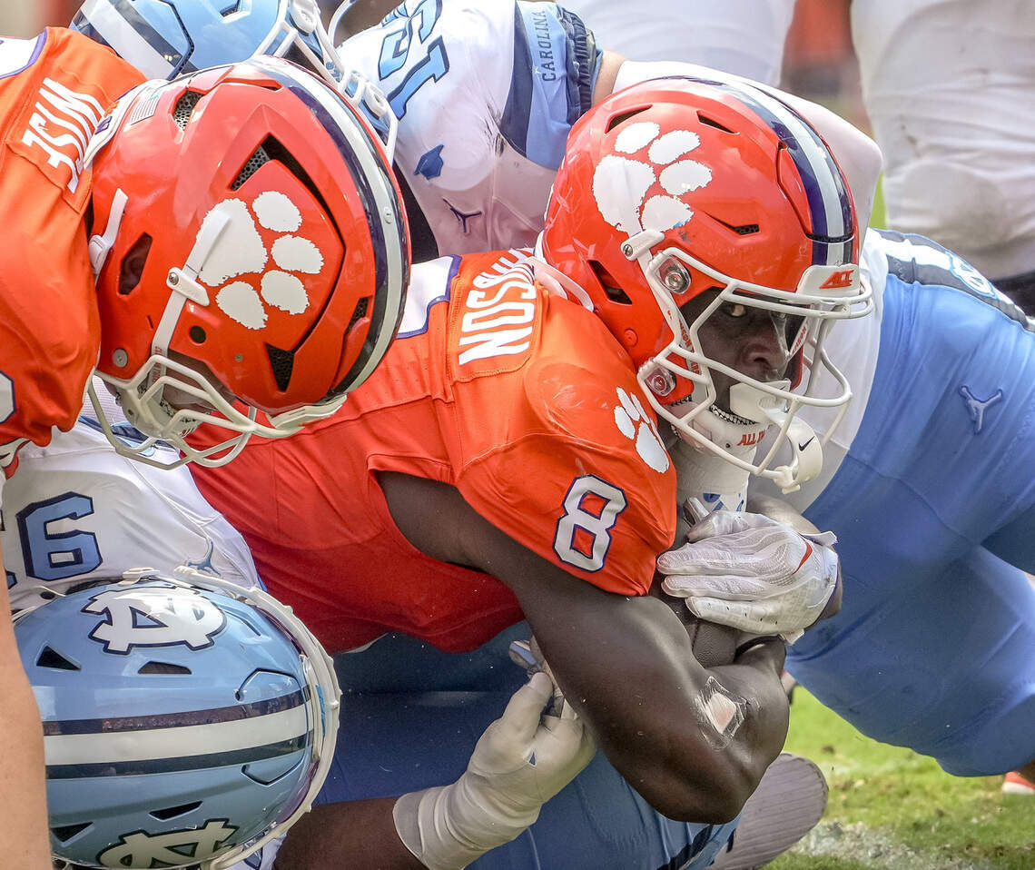 Dabo puts Clemson RB on notice after struggles. Gideon Davidson’s dad responds