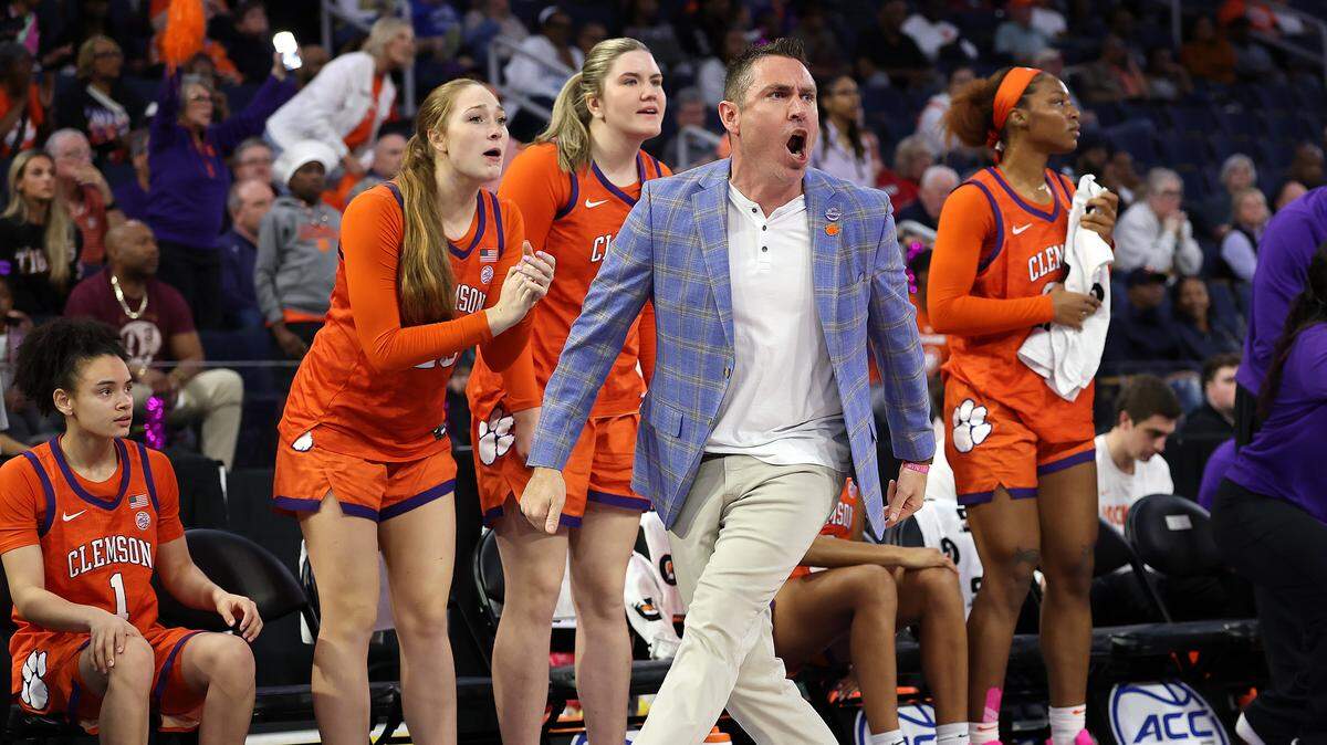 Head coach Shawn Poppie of the Clemson Tigers reacts against the Virginia Cavaliers during the first quarter of the second round of the Women's ACC Tournament between the Clemson Tigers and Virginia Cavaliers at Gas South Arena on March 05, 2026 in Duluth, Georgia.