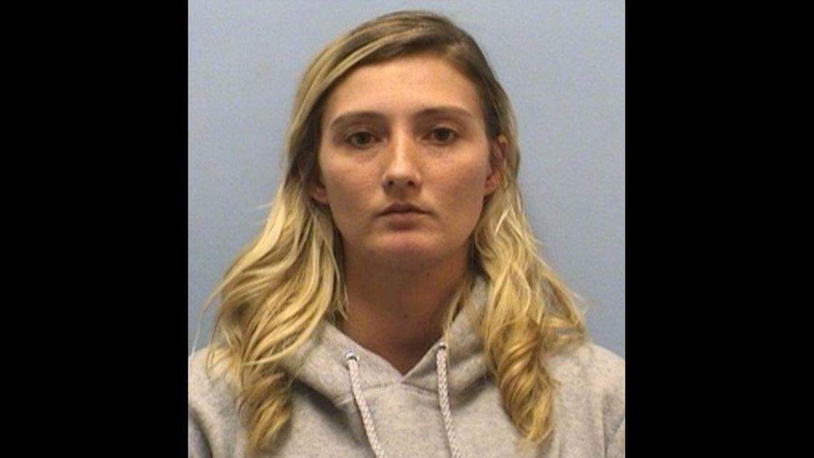 Chrystal Nichole Walraven was arrested for leaving her five kids in Texas while she went to the beach in South Carolina, police say.