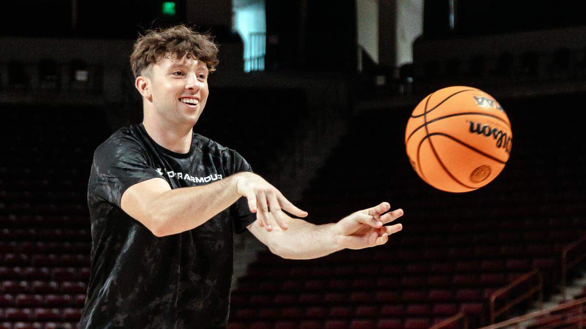 South Carolina basketball’s Eli Ellis
