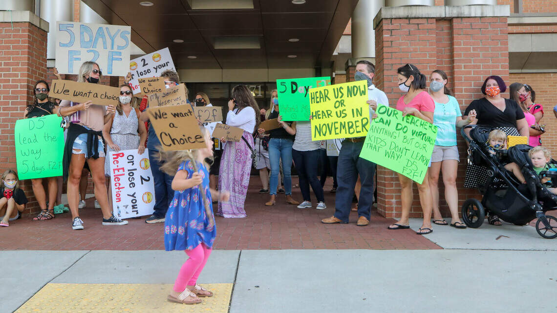 Lexington-Richland 5 won’t commit to five-day return date, despite parents’ objections