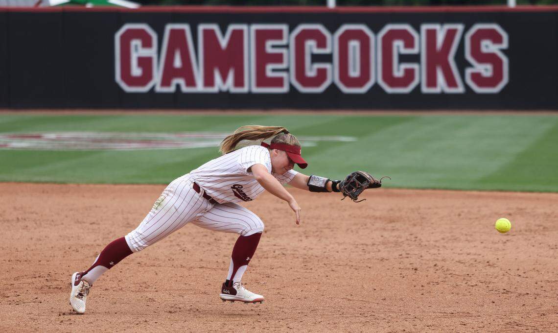 Karley Shelton (33) of South Carolina dives for a line drive during the Gamecocks’ game against UCLA at Carolina Softball Stadium in Columbia on Sunday, May 25, 2025.