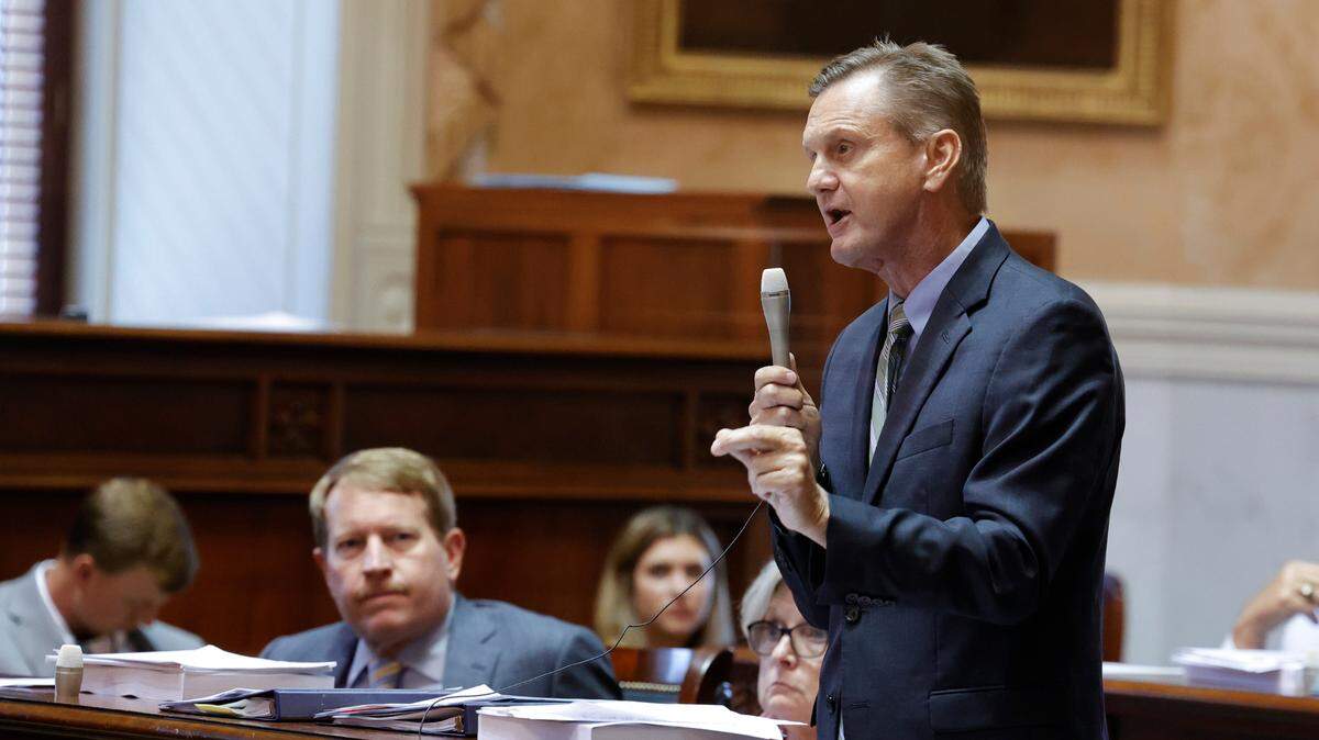 Sen. Tom Davis, R-Beaufort, is sponsoring a bill to lower than excise tax on heated cigarettes in South Carolina. 
Davis has a discussion with former Sen. Sandy Senn, R-Charleston about the ban on abortions on Wednesday April 26, 2023 in the South Carolina State House.