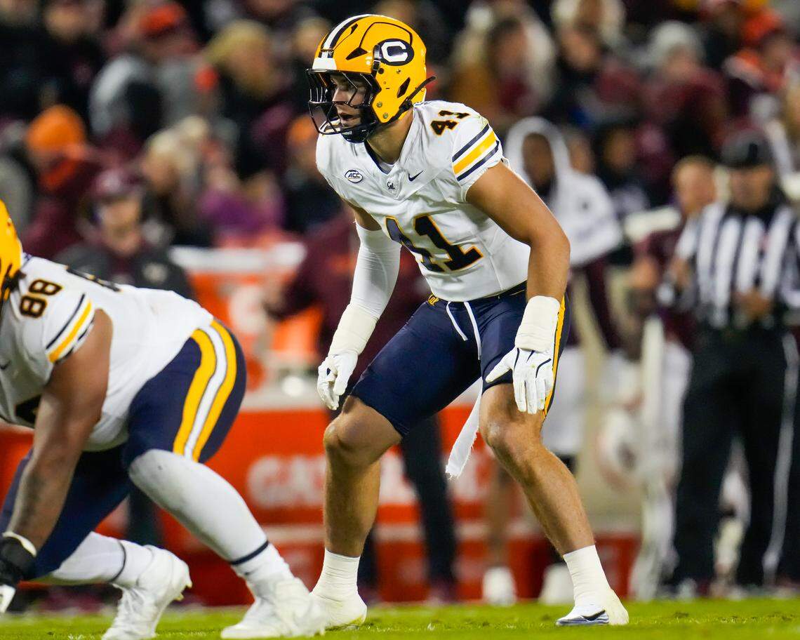 Cal linebacker Luke Ferrelli (41)