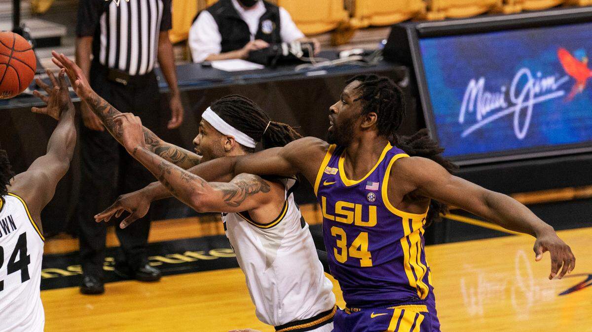 LSU’s Josh Gray, right