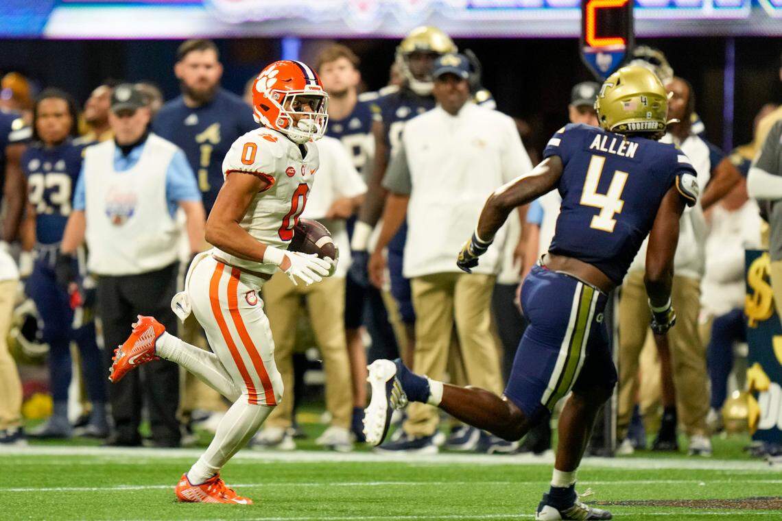 Clemson receiver Antonio Williams (0) gains yardage against Georgia Tech in Monday’s game in Atlanta.