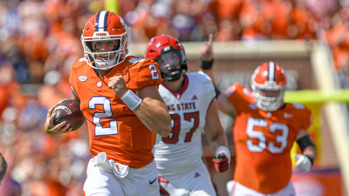 Clemson quarterback Cade Klubnik (2) runs for a touchdown against NC State in 2024