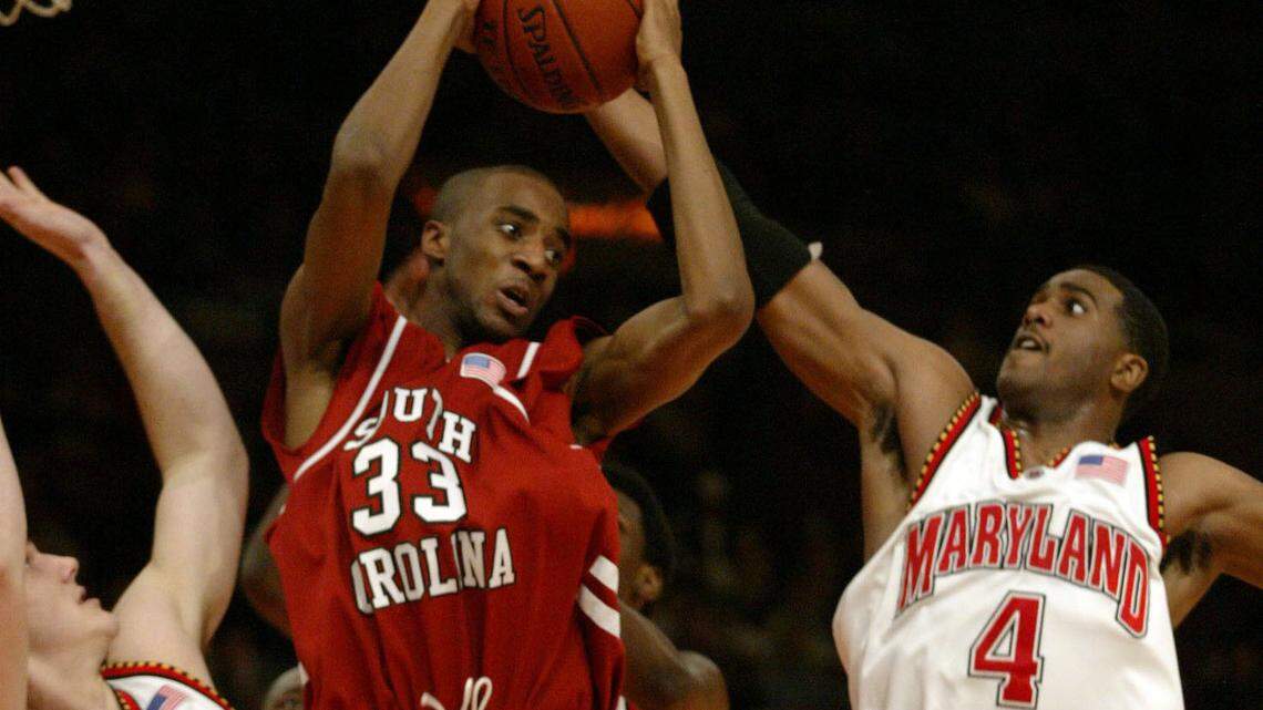 South Carolina, Clemson take a step back in time for alumni basketball game