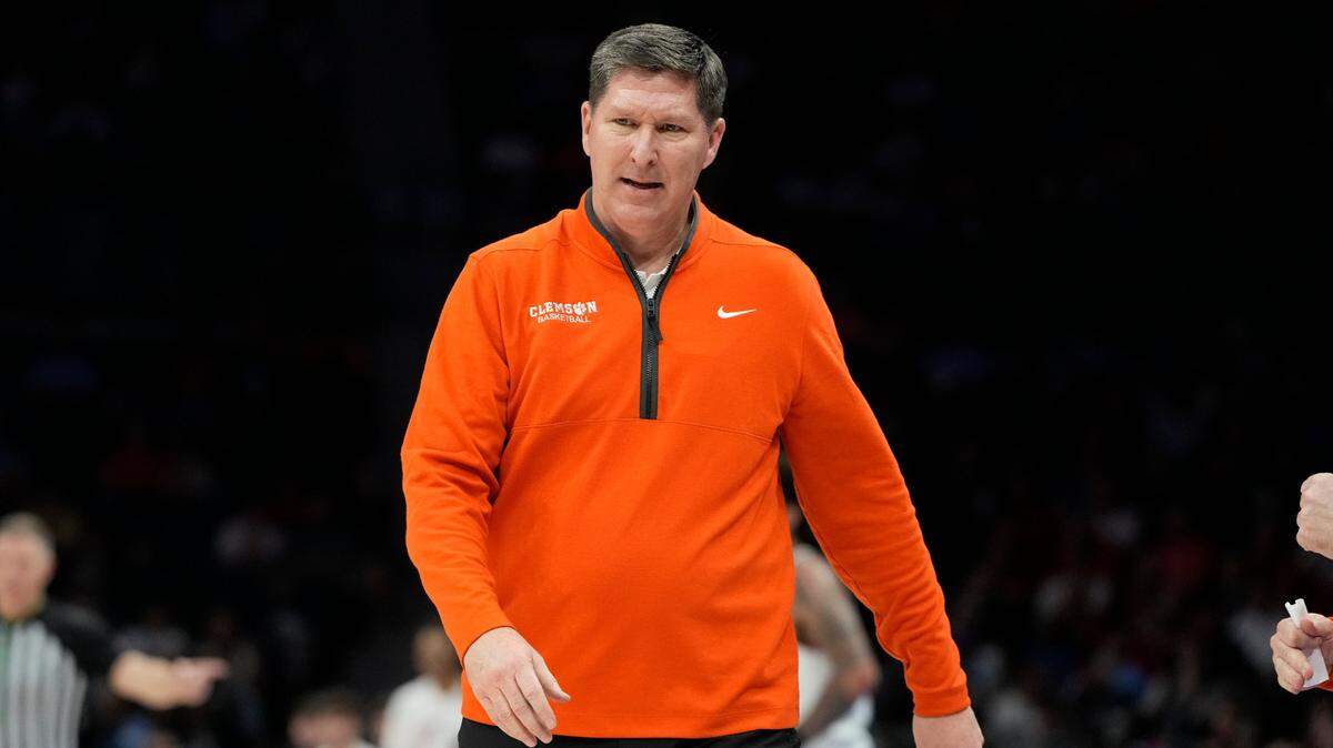 Clemson Tigers head coach Brad Brownell reacts in the first half at Spectrum Center.