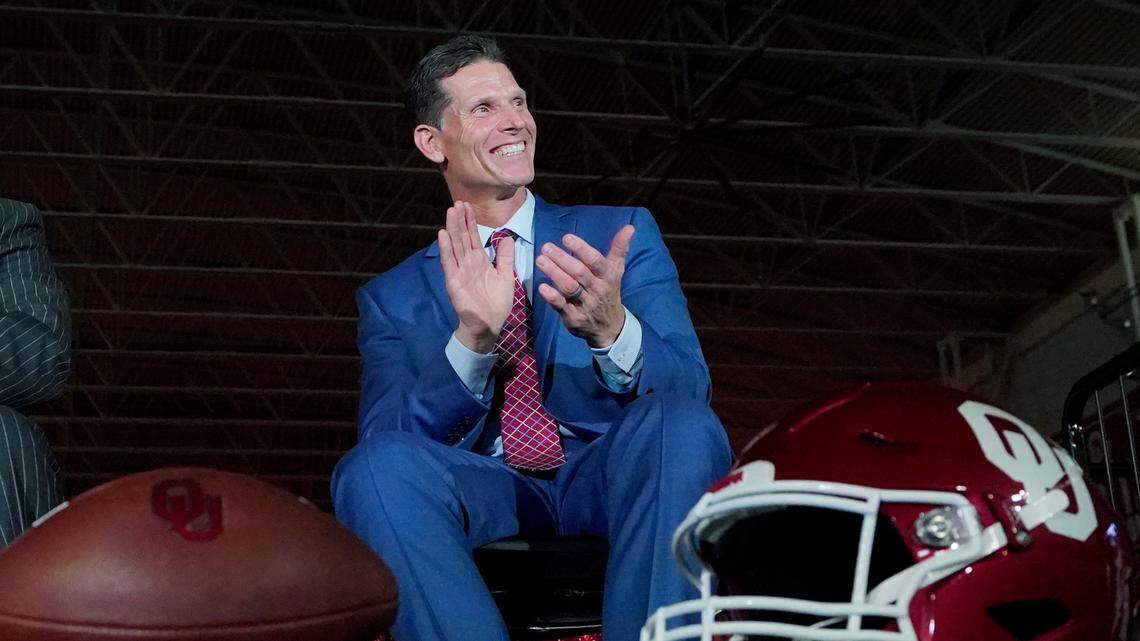Brent Venables is introduced as Oklahoma’s new head football coach at an NCAA college football introduction event, Monday, Dec. 6, 2021, in Norman, Okla. (AP Photo/Sue Ogrocki)