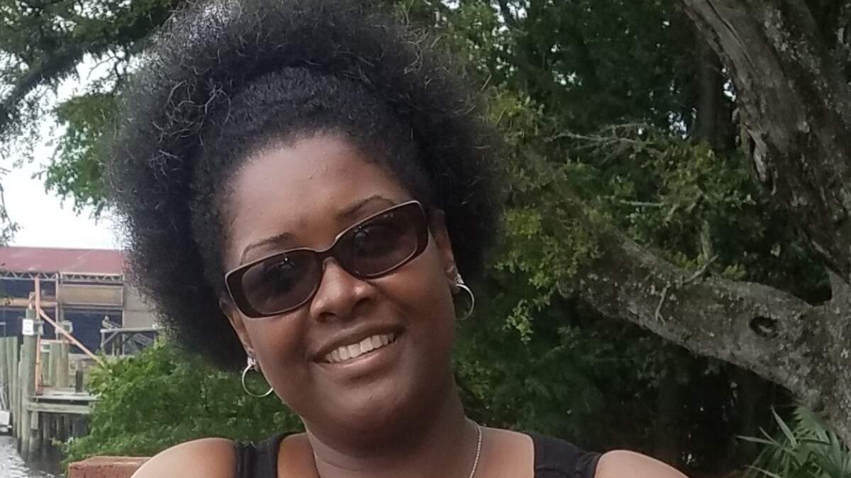LaToya Anderson is a Georgetown County resident who lives near Santee Cooper’s Winyah coal plant. She is a clean water advocate and an avid fisherwoman.