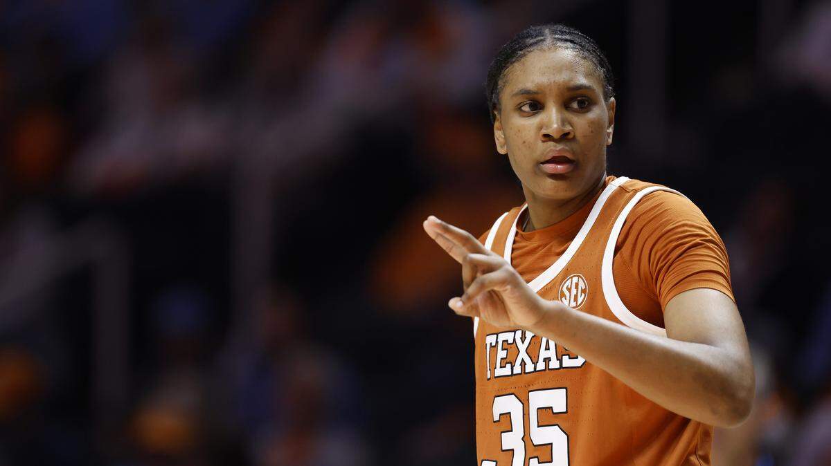 Texas guard Madison Booker (35)