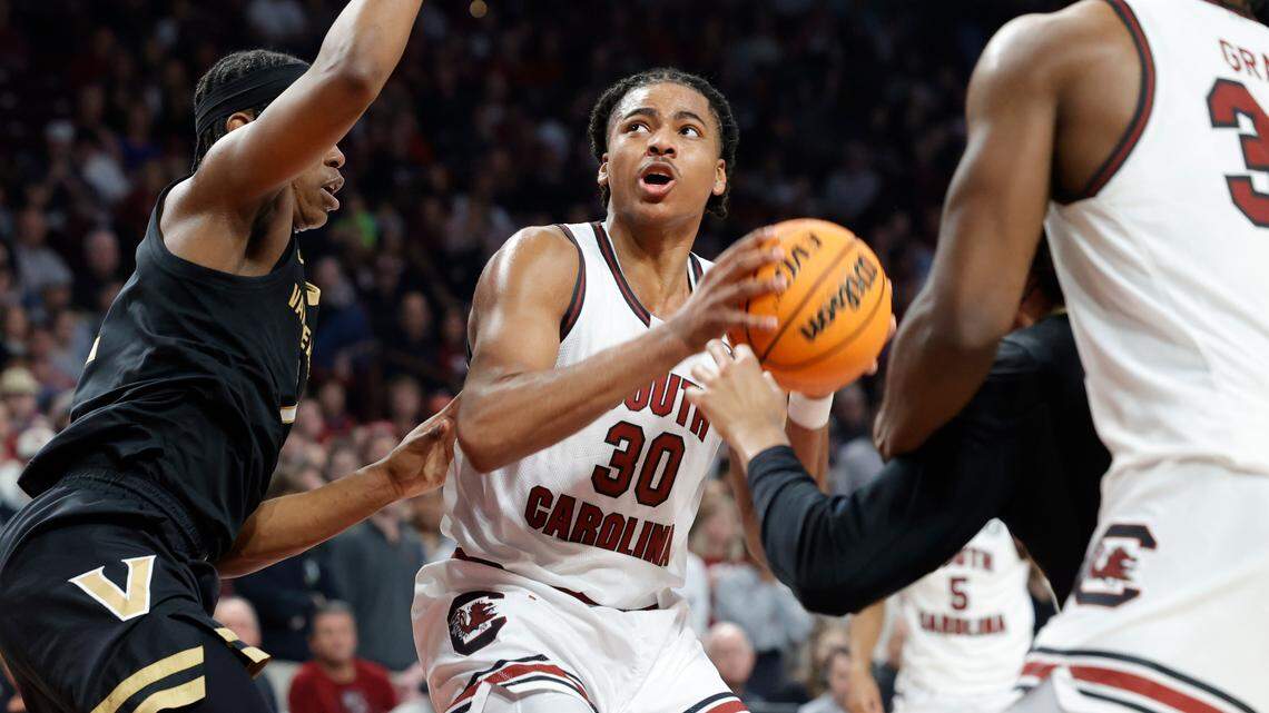 Collin Murray-Boyles’ 31-point day powers No. 15 Gamecocks past Vanderbilt at home
