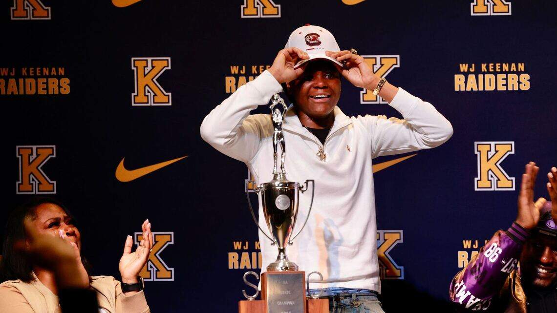 5-star recruit MiLaysia Fulwiley is staying home, picks South Carolina